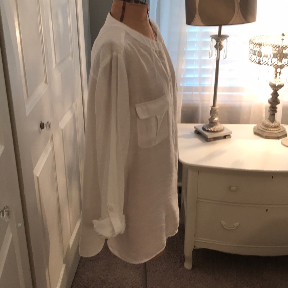 Button placket top - Picture 3 of 5